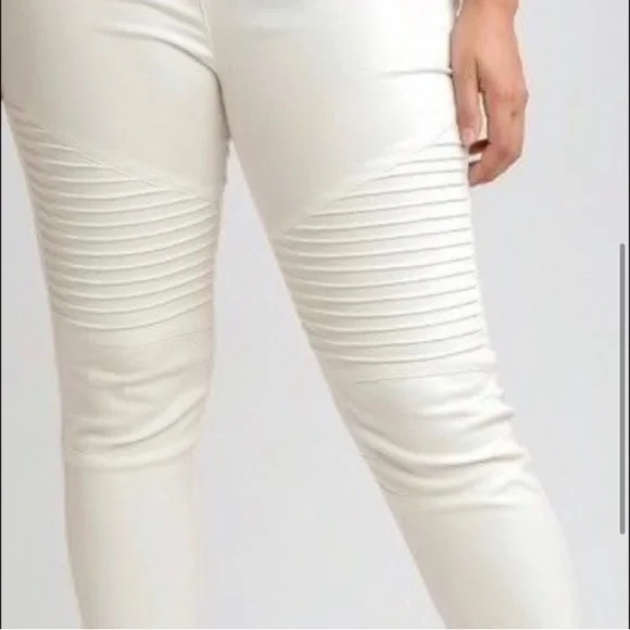 🎉LAST PAIR🎉Ankle zippered stretchy pull on Moto jegging - Picture 4 of 4
